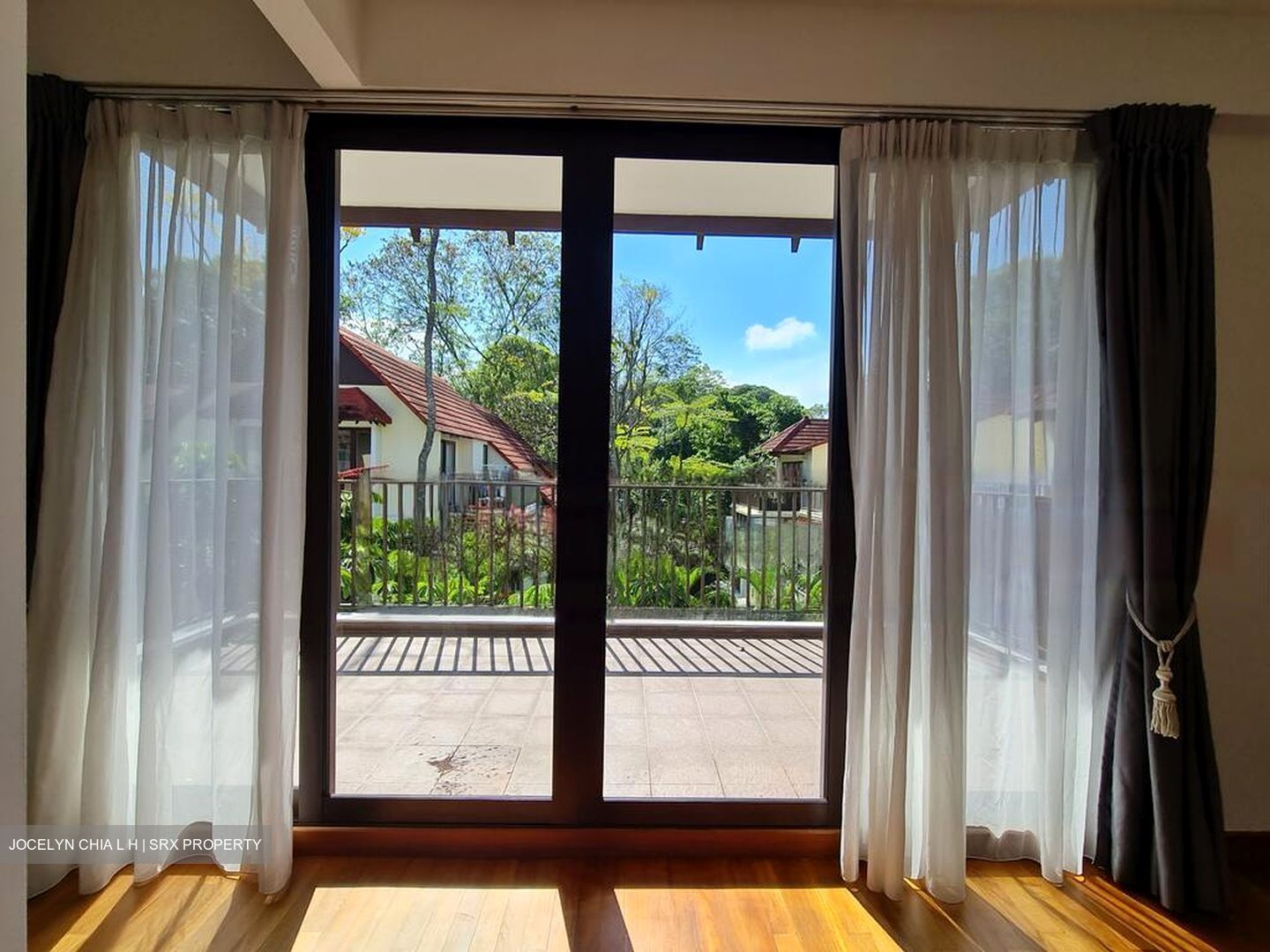 Lornie Road (D11), Terrace #576985111